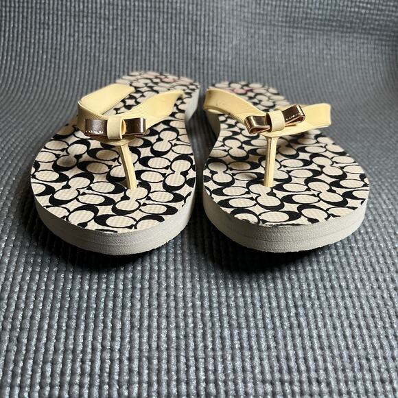 Coach Amel Flip Flops Womens 7B Beige Signature Logo Print Rubber Vacation - Picture 4 of 12